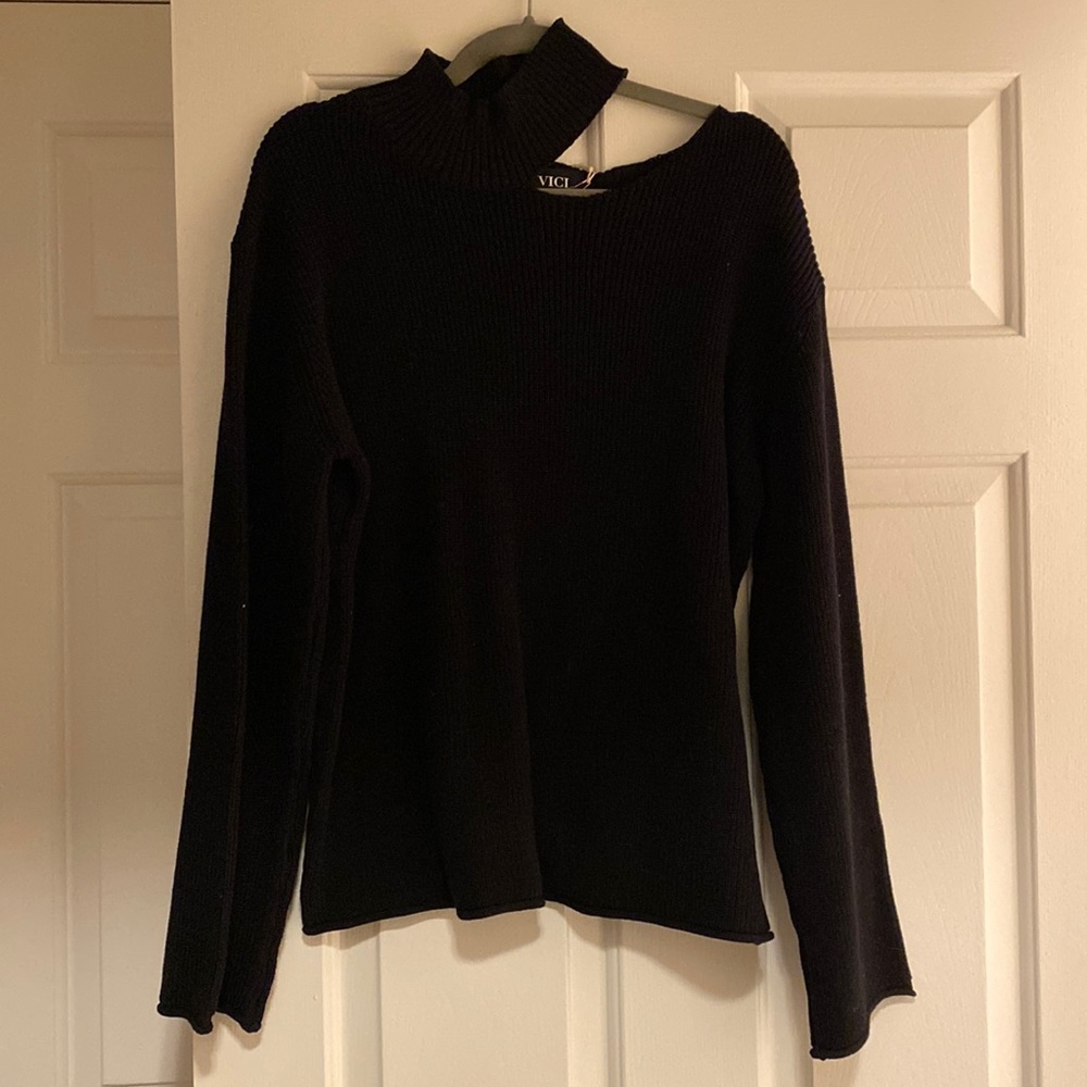 Vici sweater NWT